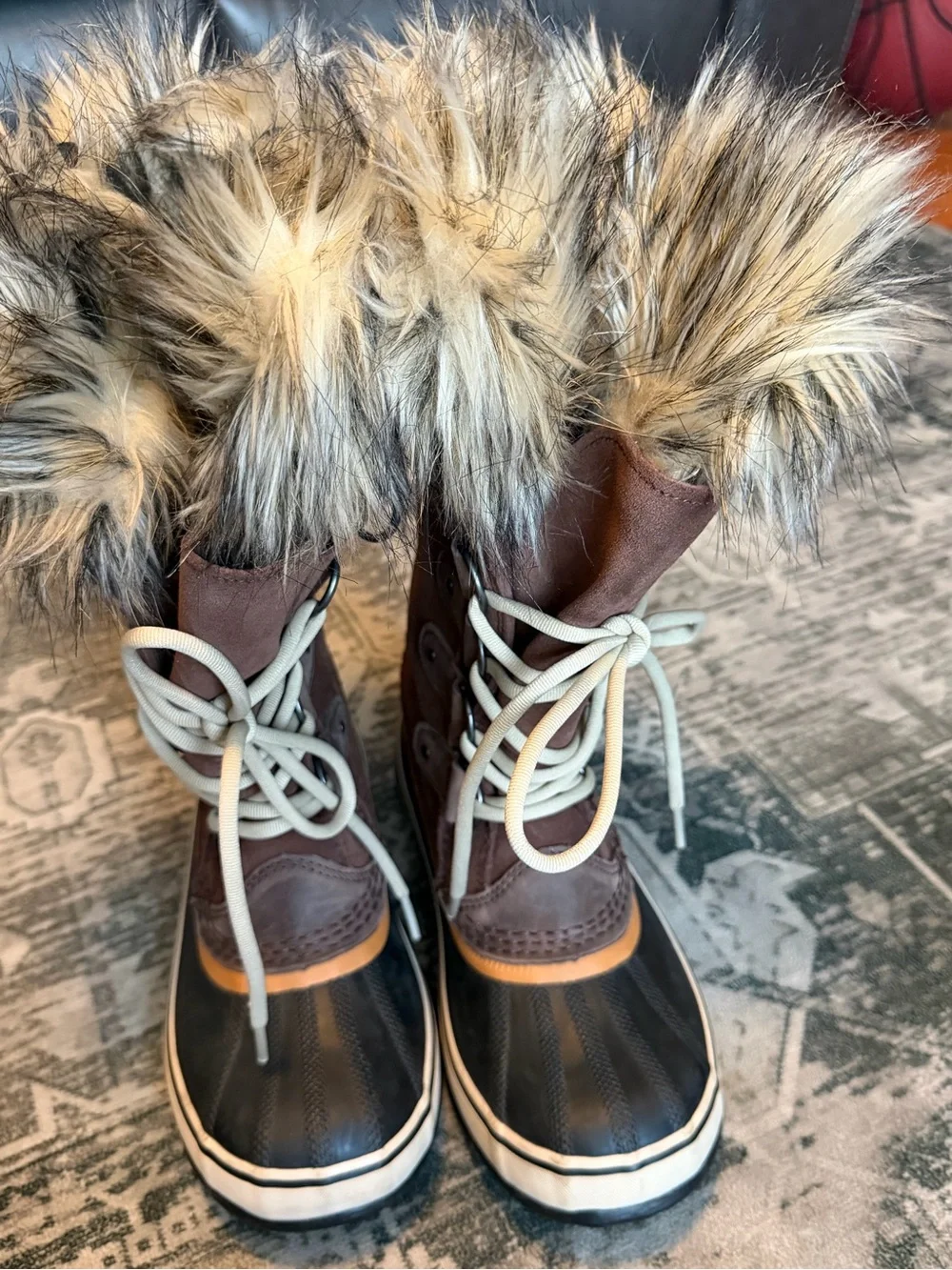 SOREL Women’s Joan of Arctic Brown Faux-Fur Winter Lace-Up Boots size 6